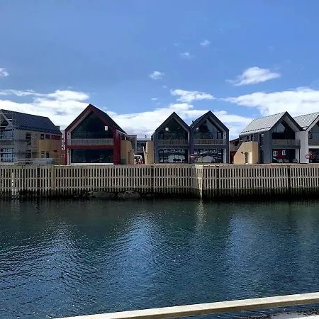 Stor Moderne I Henningsvaer, 70 Kvm Henningsvær