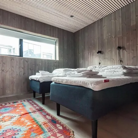 Stor Moderne I Henningsvaer, 70 Kvm Apartment *