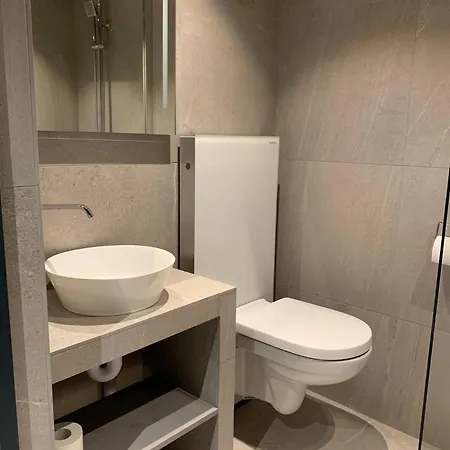 Stor Moderne I Henningsvaer, 70 Kvm