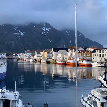 Stor Moderne I Henningsvaer, 70 Kvm *